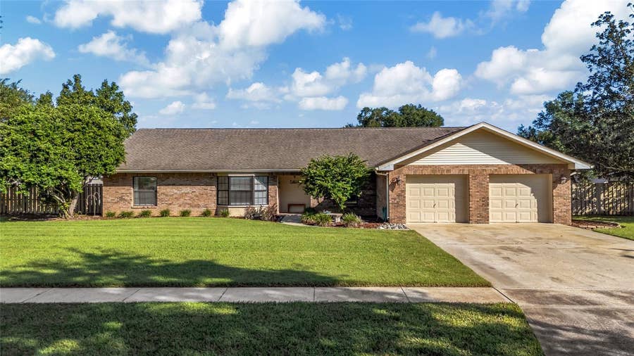Property photo for 4614 DUXBERRY LANE, Valrico, FL