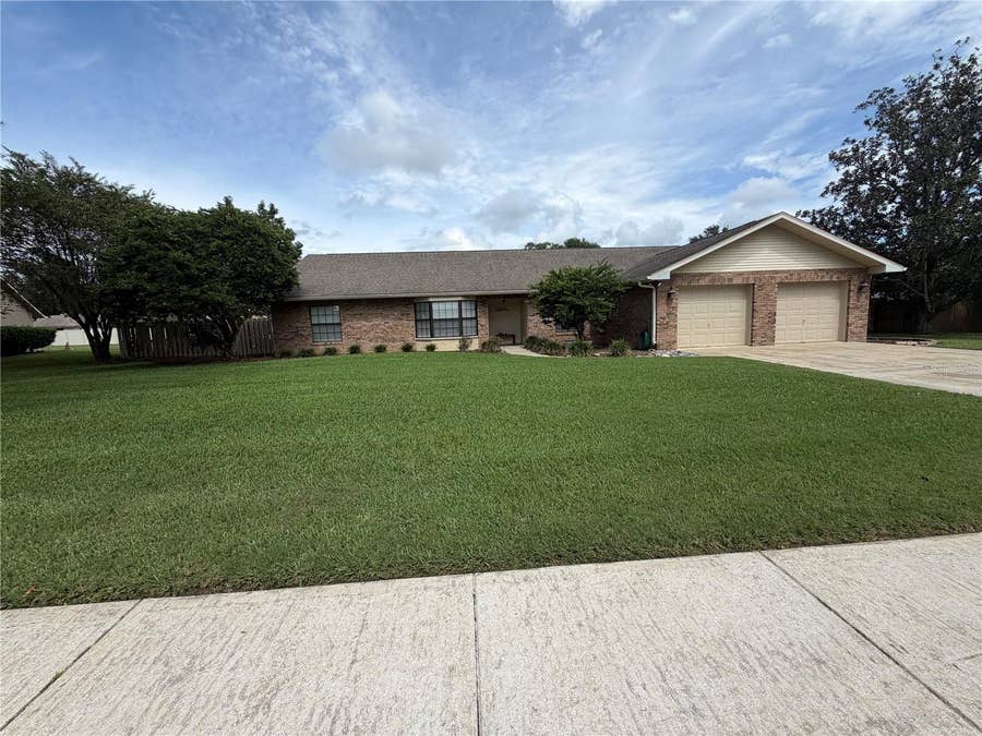 Property photo for 4614 DUXBERRY LANE, Valrico, FL