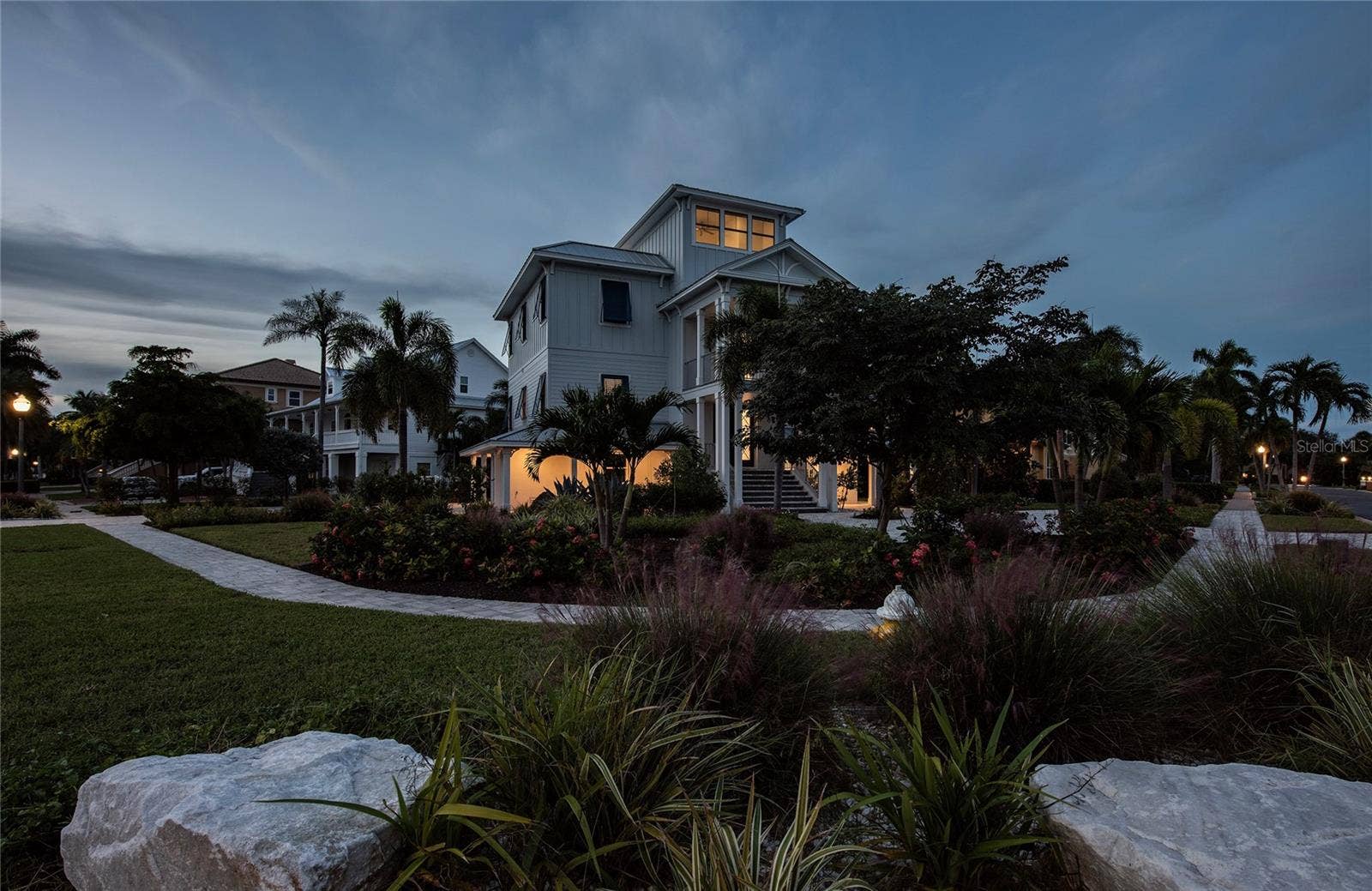 2813 KIPPS COLONY DRIVE S, Gulfport, FL 33707 2813 KIPPS COLONY DRIVE S, Gulfport, FL 33707