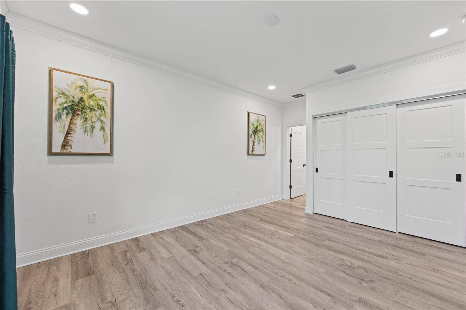 2813 KIPPS COLONY DRIVE S, Gulfport, FL 33707 2813 KIPPS COLONY DRIVE S, Gulfport, FL 33707