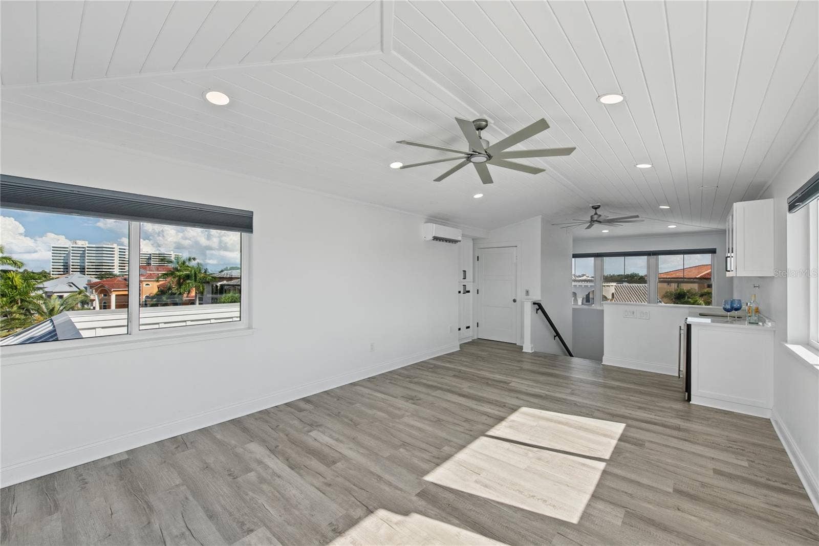 2813 KIPPS COLONY DRIVE S, Gulfport, FL 33707 2813 KIPPS COLONY DRIVE S, Gulfport, FL 33707