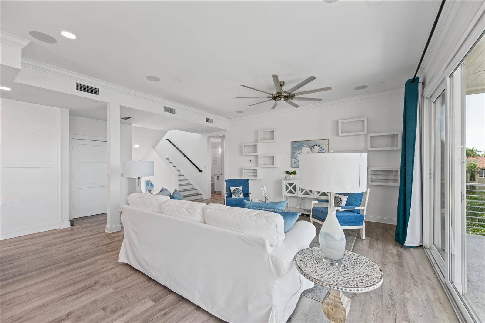2813 KIPPS COLONY DRIVE S, Gulfport, FL 33707 2813 KIPPS COLONY DRIVE S, Gulfport, FL 33707