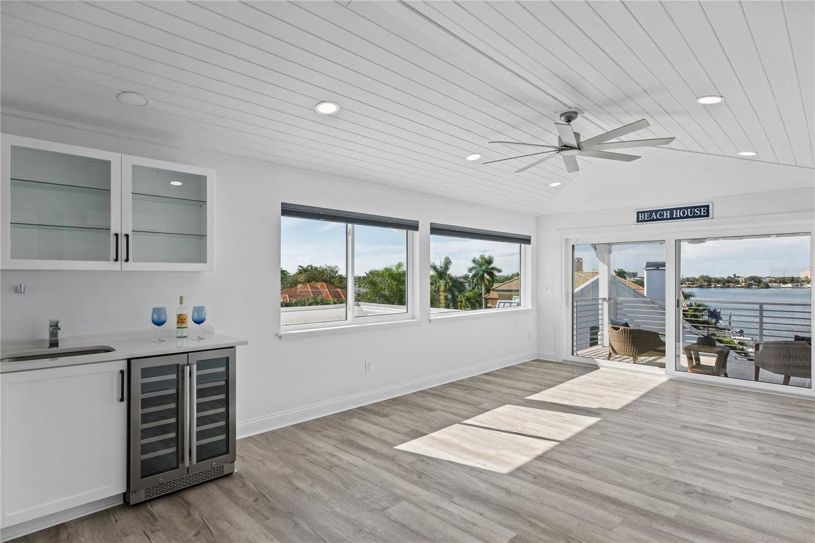 2813 KIPPS COLONY DRIVE S, Gulfport, FL 33707 2813 KIPPS COLONY DRIVE S, Gulfport, FL 33707