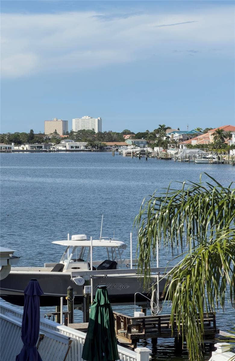 2813 KIPPS COLONY DRIVE S, Gulfport, FL 33707 2813 KIPPS COLONY DRIVE S, Gulfport, FL 33707