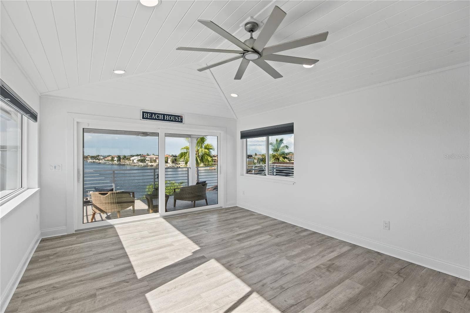 2813 KIPPS COLONY DRIVE S, Gulfport, FL 33707 2813 KIPPS COLONY DRIVE S, Gulfport, FL 33707