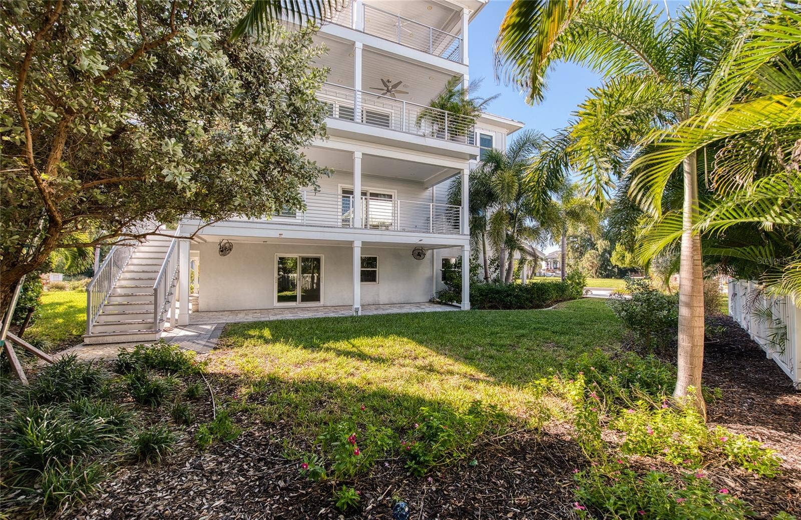 2813 KIPPS COLONY DRIVE S, Gulfport, FL 33707 2813 KIPPS COLONY DRIVE S, Gulfport, FL 33707