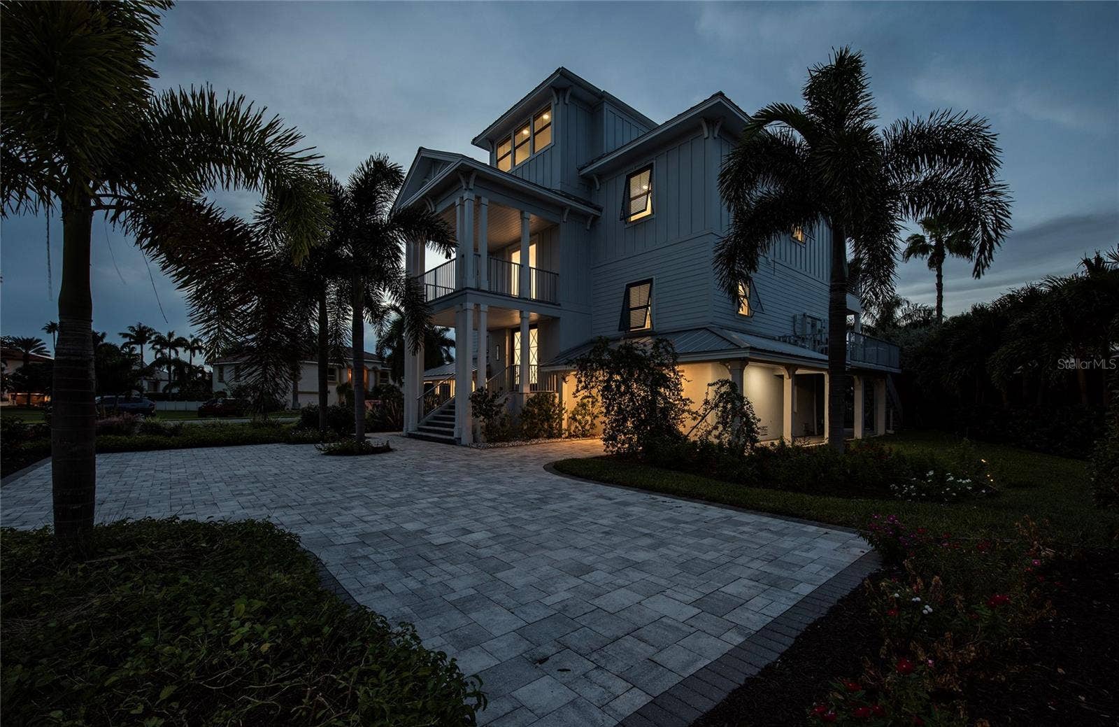 2813 KIPPS COLONY DRIVE S, Gulfport, FL 33707 2813 KIPPS COLONY DRIVE S, Gulfport, FL 33707