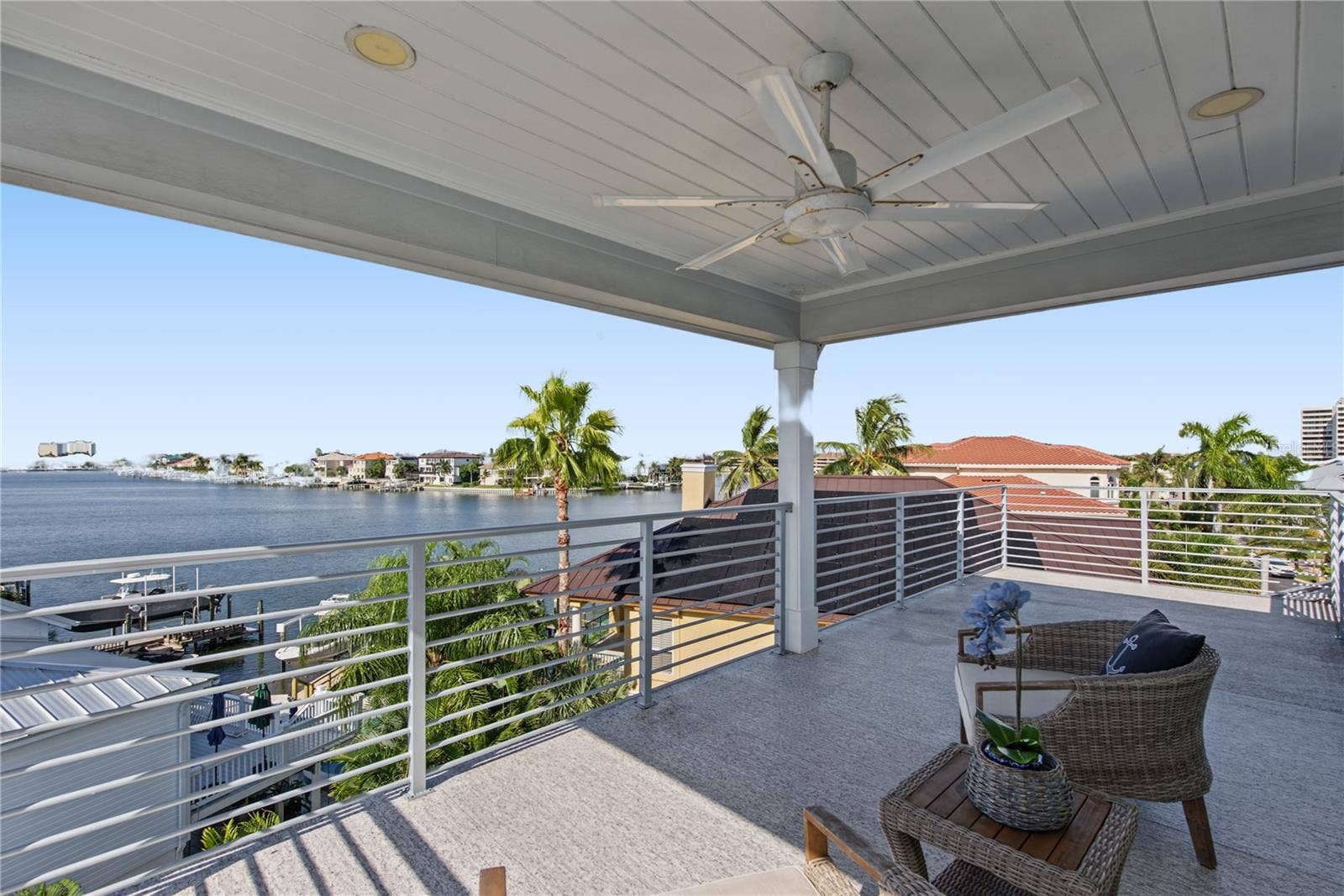 2813 KIPPS COLONY DRIVE S, Gulfport, FL 33707 2813 KIPPS COLONY DRIVE S, Gulfport, FL 33707