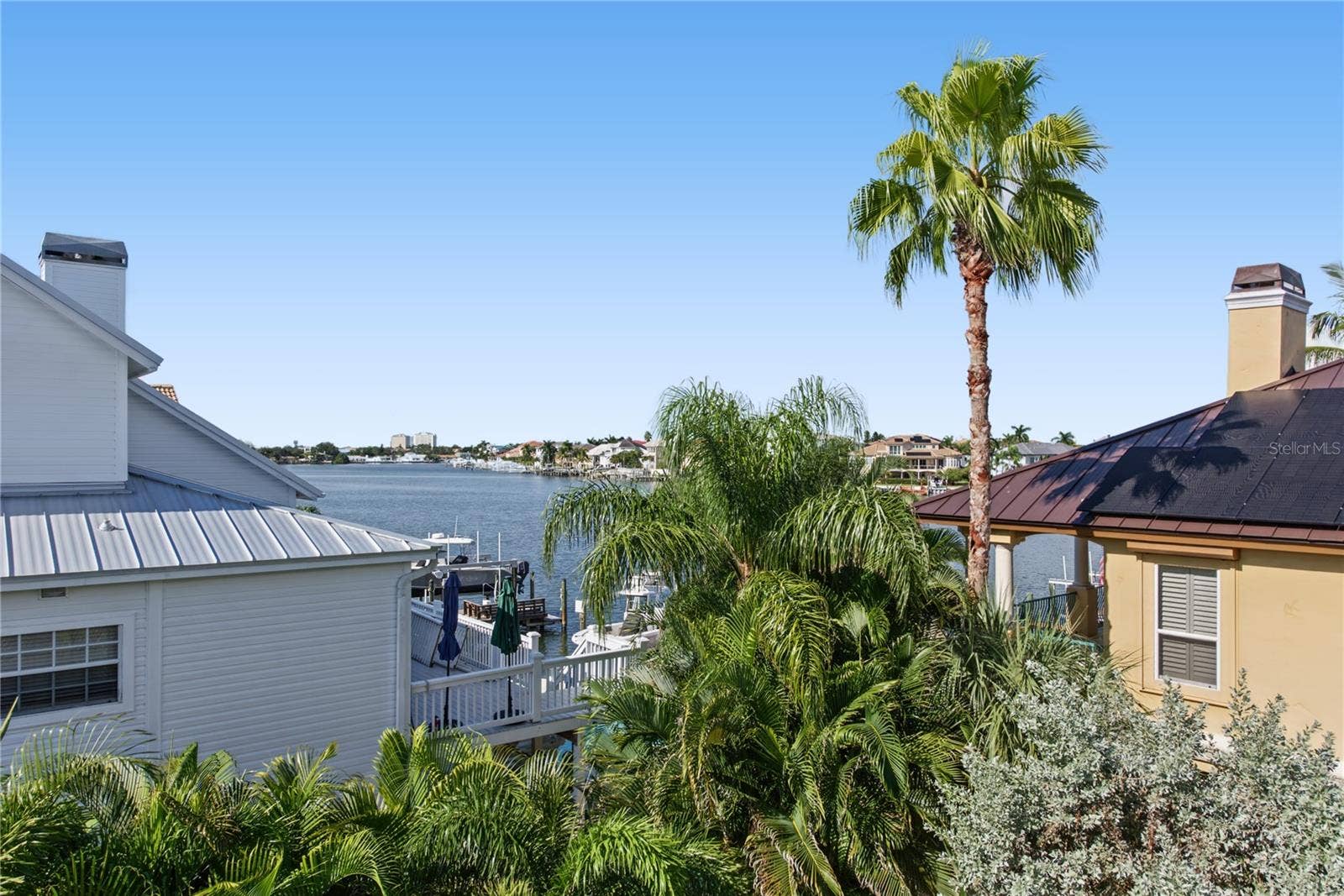 2813 KIPPS COLONY DRIVE S, Gulfport, FL 33707 2813 KIPPS COLONY DRIVE S, Gulfport, FL 33707