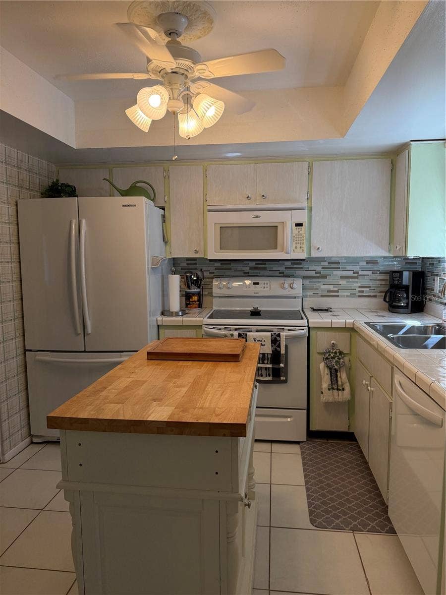 1807 UNIVERSITY PLACE, #151, Sarasota, FL 34235 1807 UNIVERSITY PLACE, #151, Sarasota, FL 34235
