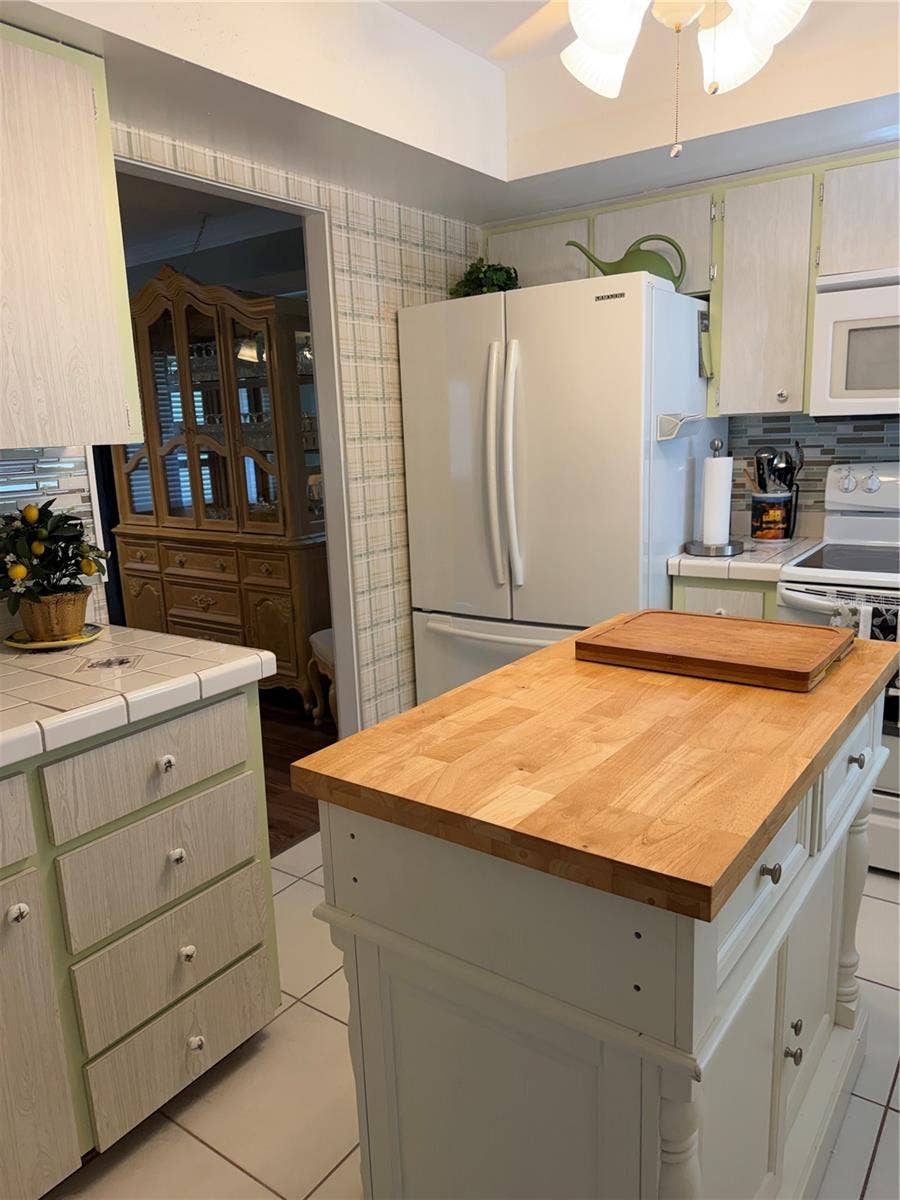 1807 UNIVERSITY PLACE, #151, Sarasota, FL 34235 1807 UNIVERSITY PLACE, #151, Sarasota, FL 34235