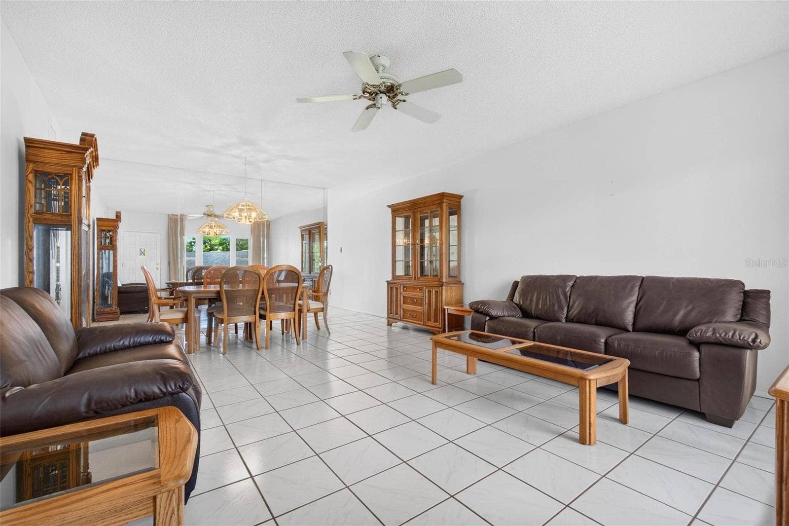 2221 SWEDISH DRIVE, #53, Clearwater, FL 33763 Living/Dining Area fully furnished
