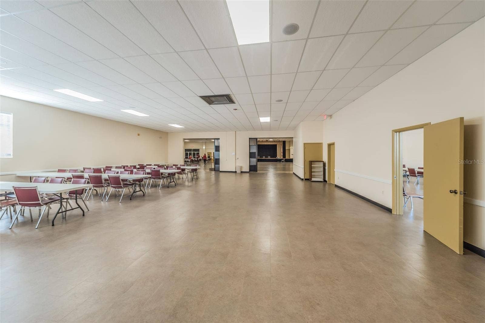 2221 SWEDISH DRIVE, #53, Clearwater, FL 33763 2221 SWEDISH DRIVE, #53, Clearwater, FL 33763