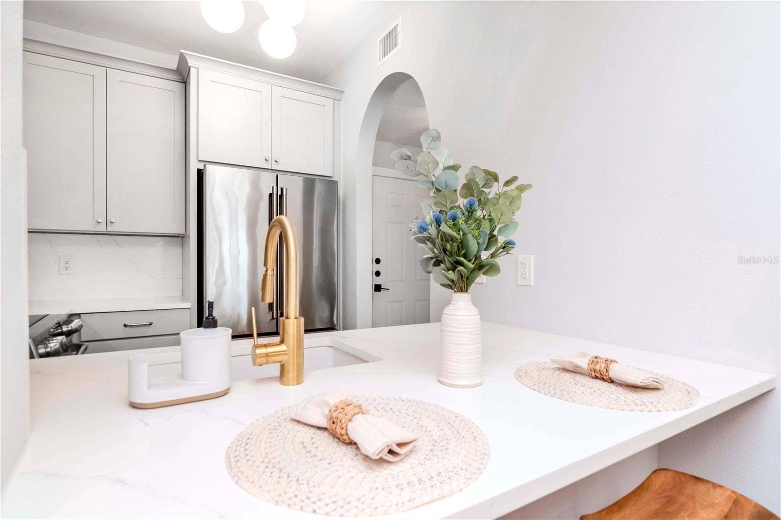 Eat-In Bar Area Open to Living Space