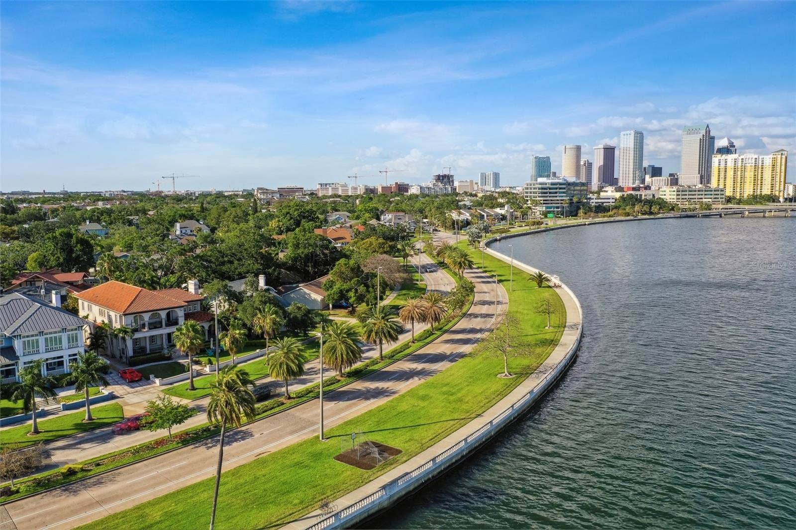 Short Walk to Bayshore Blvd & Close Proximity to Downtown, Airport & Gulf Beaches