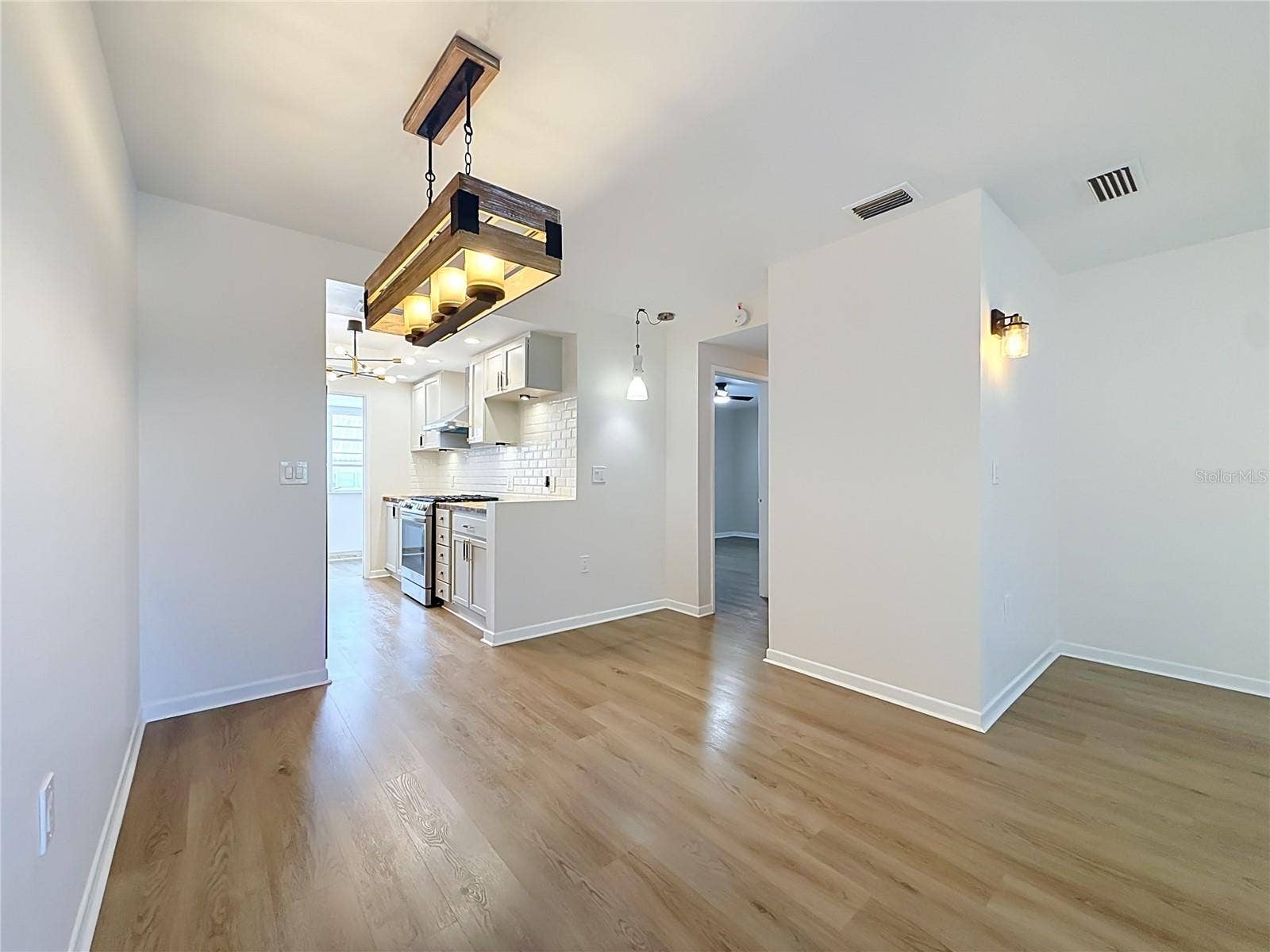 6100 21ST STREET N, #17, St Petersburg, FL 33714 6100 21ST STREET N, #17, St Petersburg, FL 33714