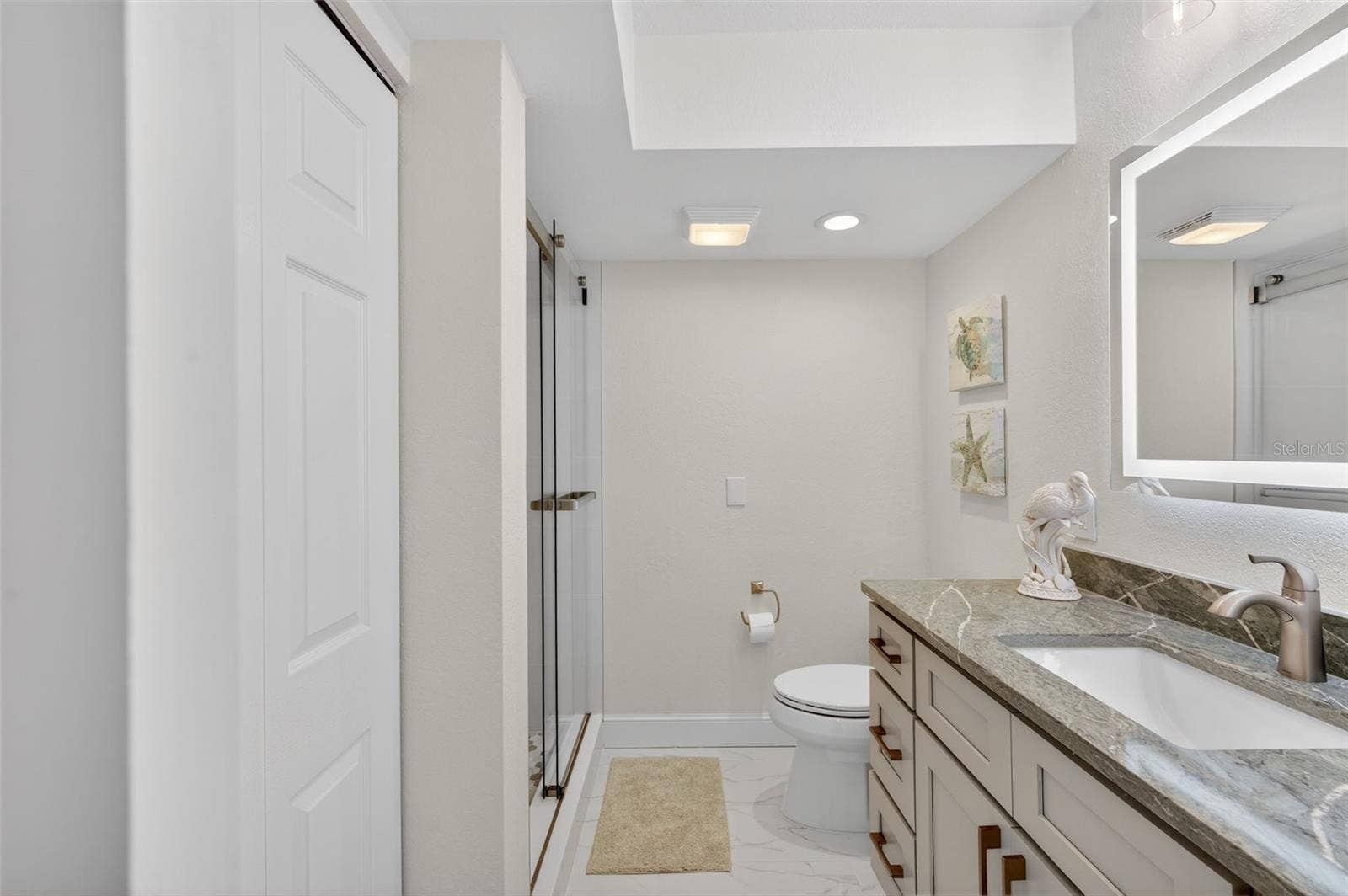 427 BOCA CIEGA POINT BOULEVARD N, St Petersburg, FL 33708 2nd Bathroom