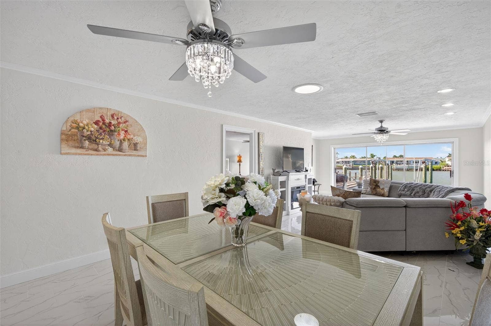 427 BOCA CIEGA POINT BOULEVARD N, St Petersburg, FL 33708 Dining Room opens to the Living Room