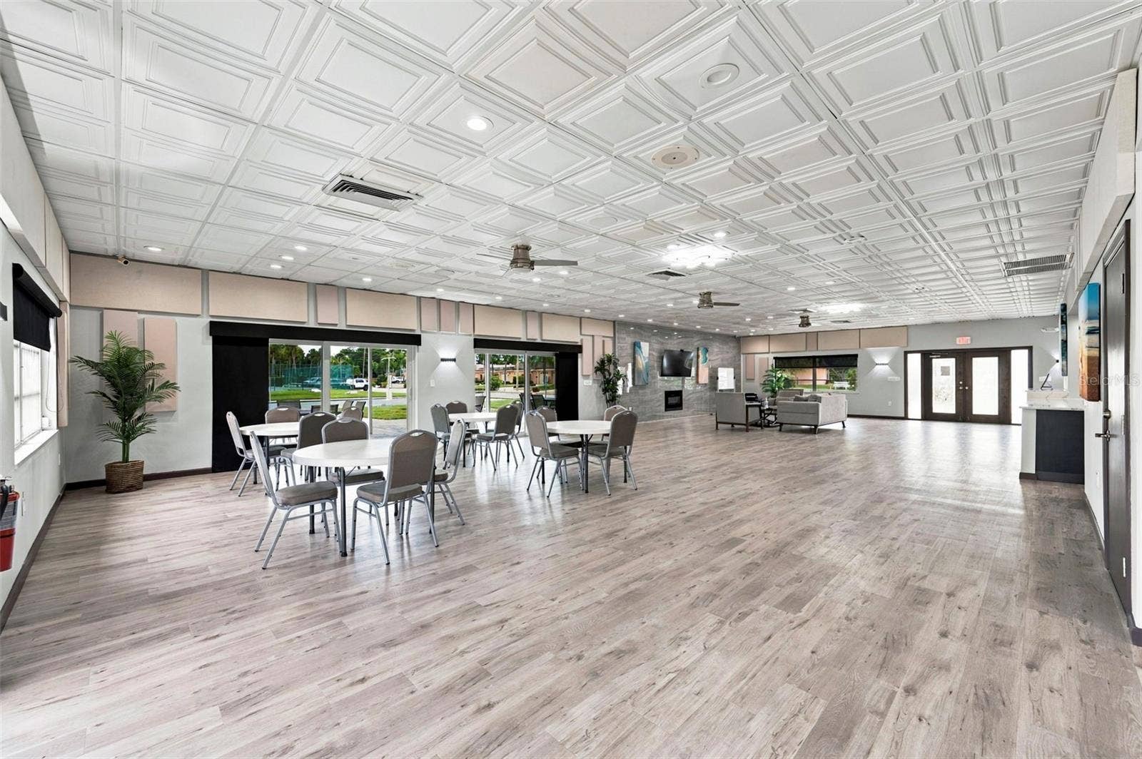 427 BOCA CIEGA POINT BOULEVARD N, St Petersburg, FL 33708 Large gathering space