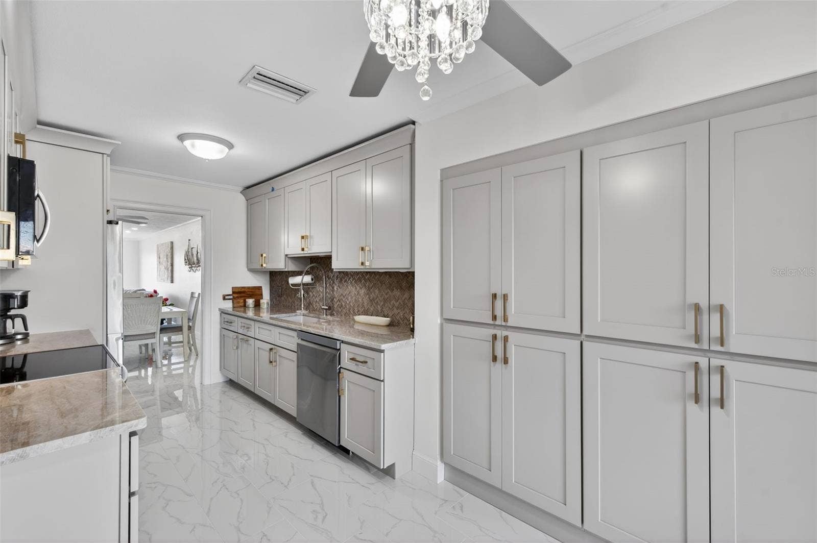 427 BOCA CIEGA POINT BOULEVARD N, St Petersburg, FL 33708 Ample storage space in Kitchen