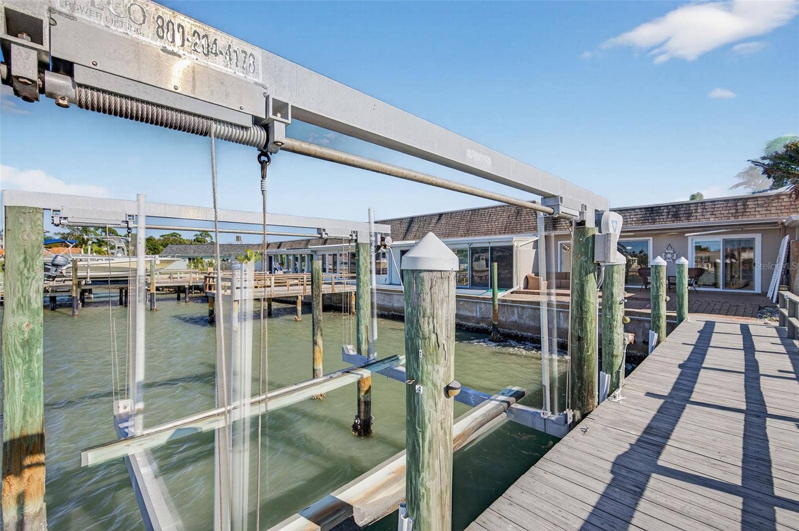 427 BOCA CIEGA POINT BOULEVARD N, St Petersburg, FL 33708 10,000 pound boat lift with electric and water access