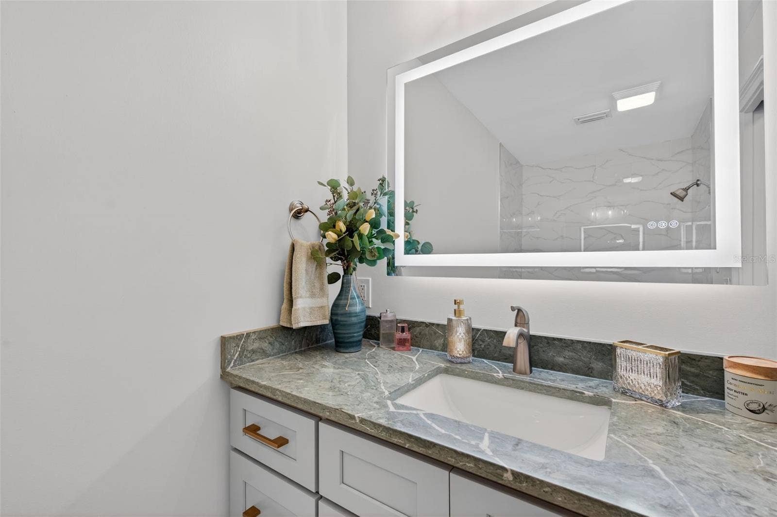 427 BOCA CIEGA POINT BOULEVARD N, St Petersburg, FL 33708 427 BOCA CIEGA POINT BOULEVARD N, St Petersburg, FL 33708