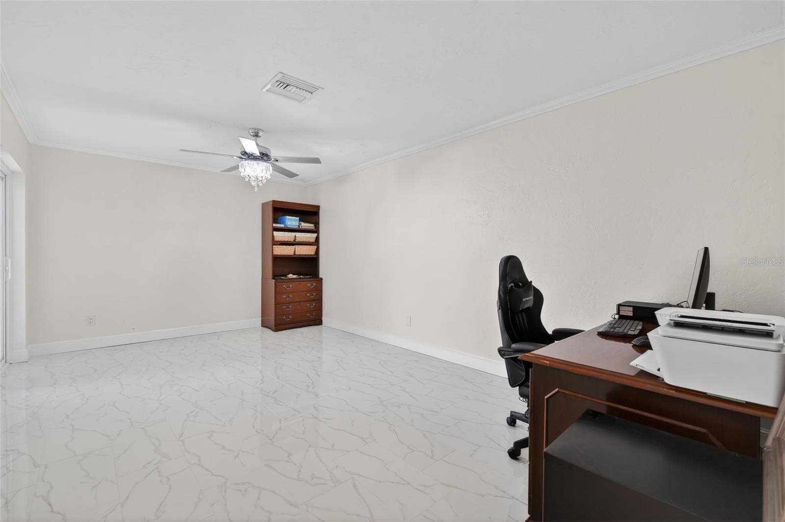 427 BOCA CIEGA POINT BOULEVARD N, St Petersburg, FL 33708 Large 2nd Bedroom with access to the front Lanai