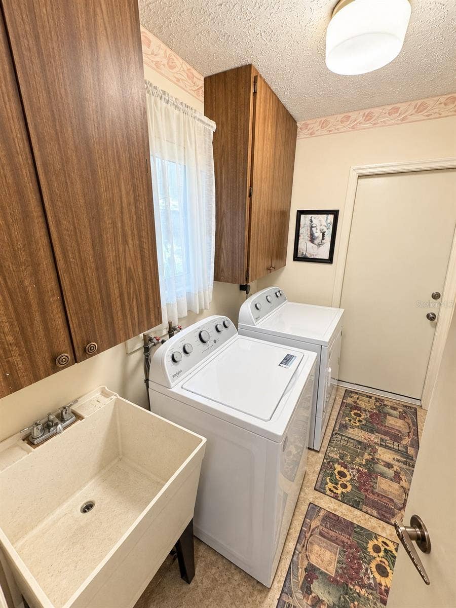 1731 COCO PALM CIRCLE, Sun City Center, FL 33573 Laundry