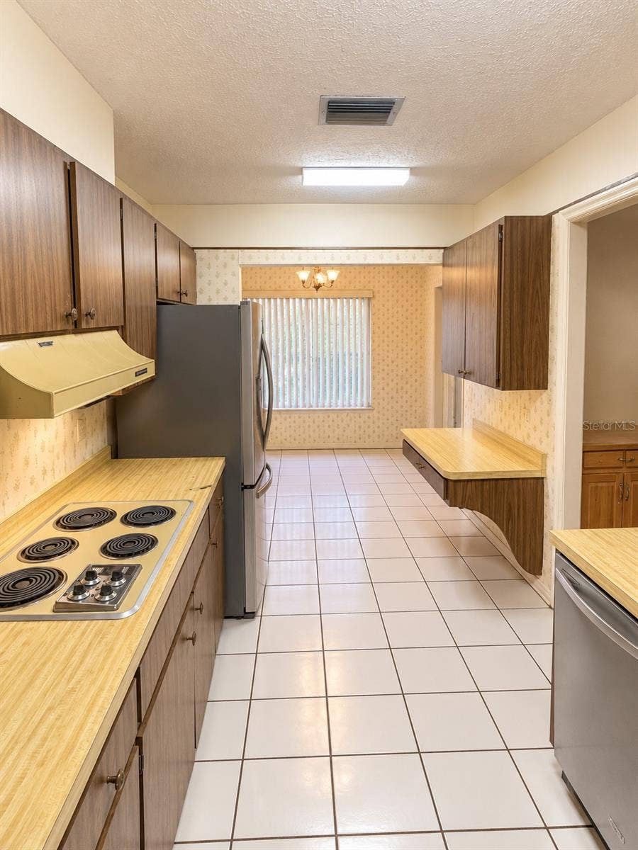 1731 COCO PALM CIRCLE, Sun City Center, FL 33573 Kitchen