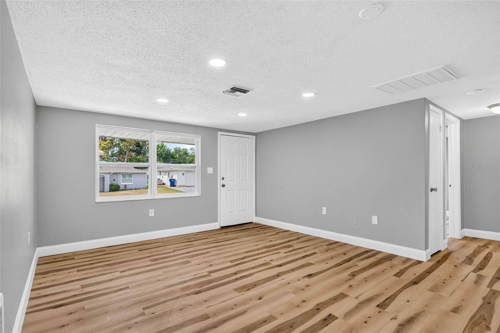 9516 GRAY FOX LANE, Port Richey, FL 34668 Living