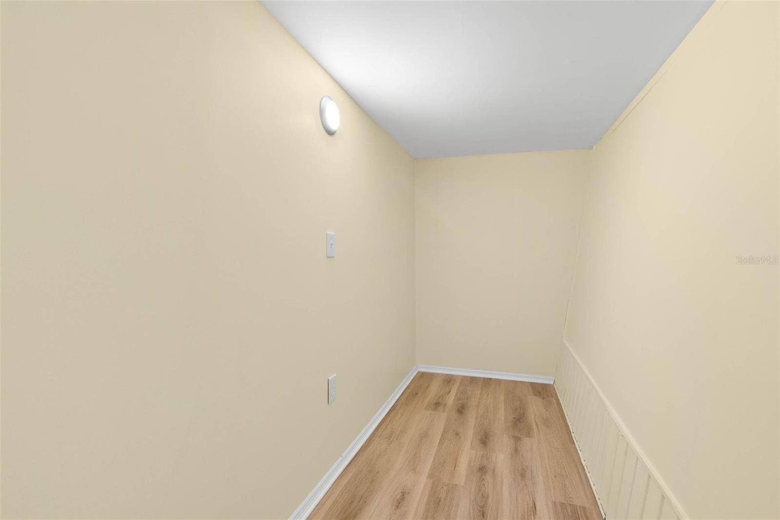 walk-in closet