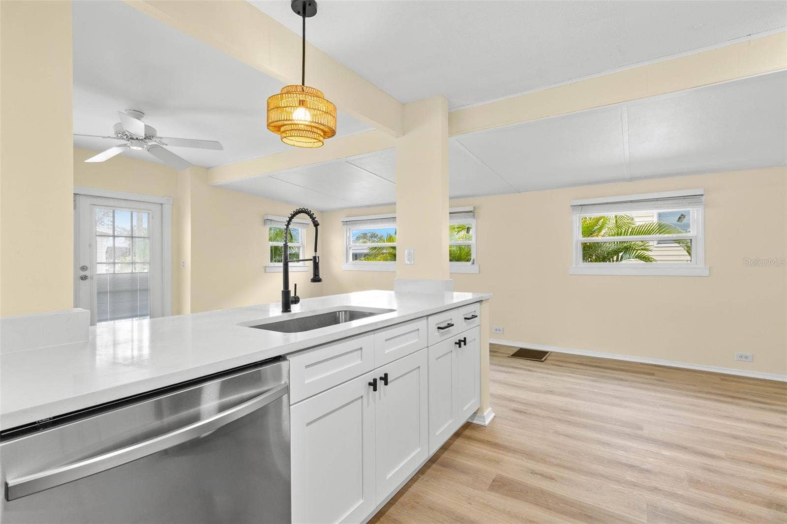 6830 AMERICANA DRIVE NE, #127, St Petersburg, FL 33702