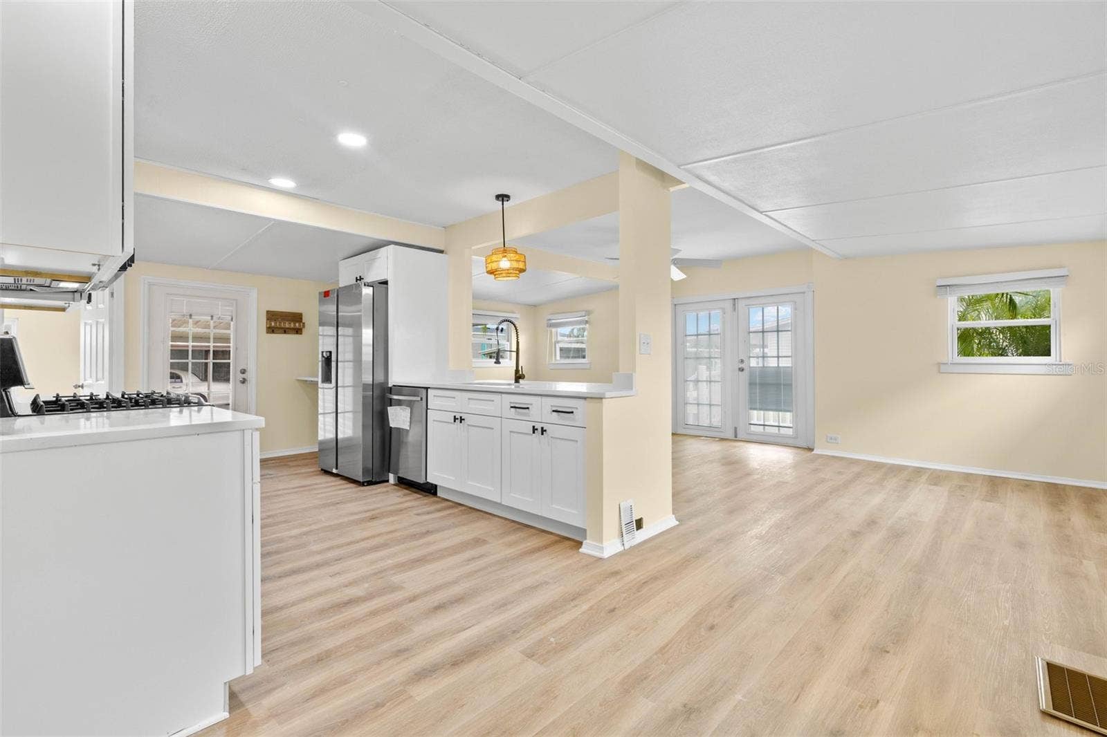 6830 AMERICANA DRIVE NE, #127, St Petersburg, FL 33702