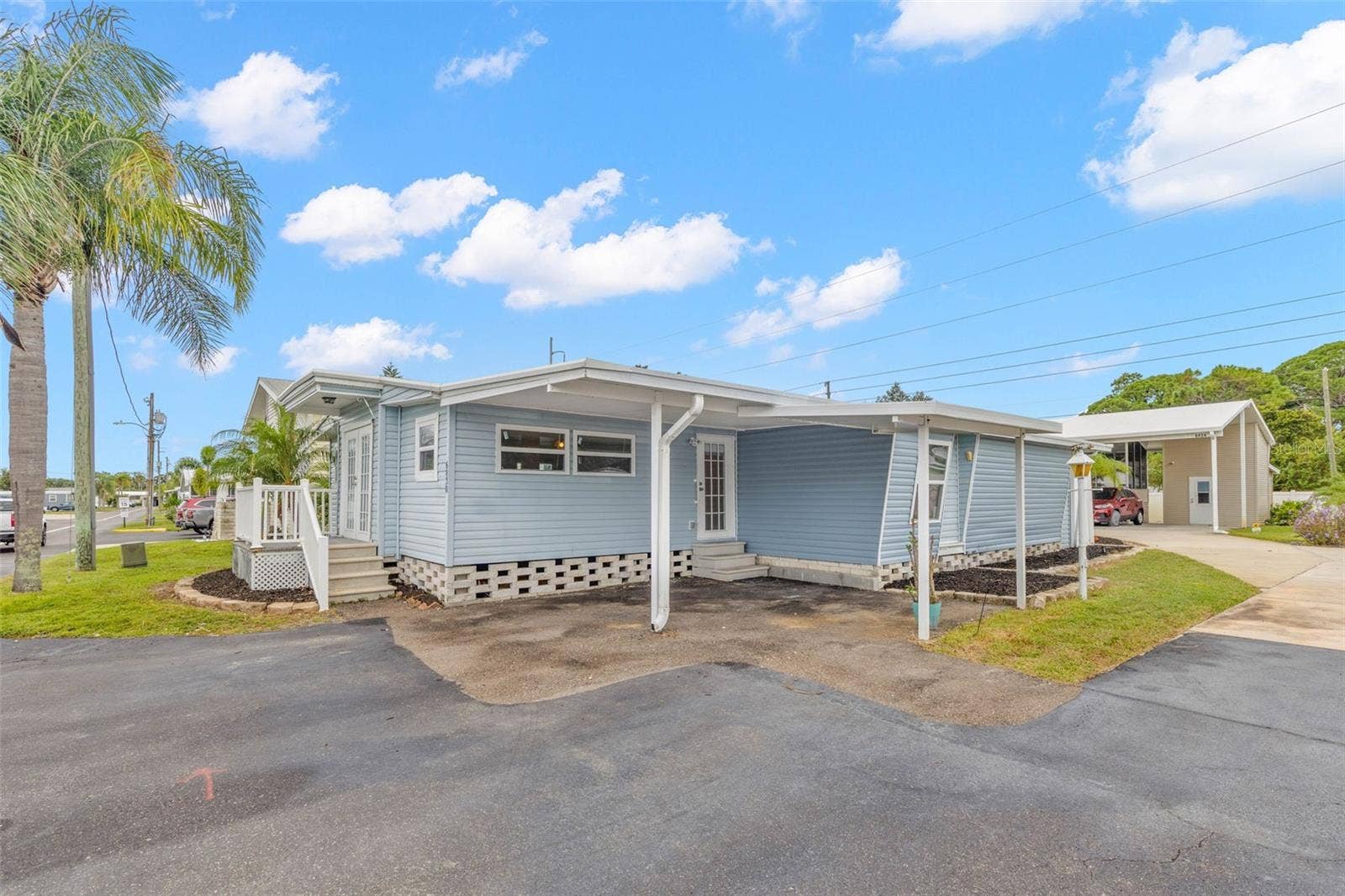 6830 AMERICANA DRIVE NE, #127, St Petersburg, FL 33702