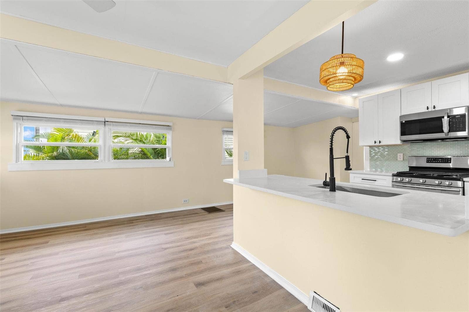 6830 AMERICANA DRIVE NE, #127, St Petersburg, FL 33702