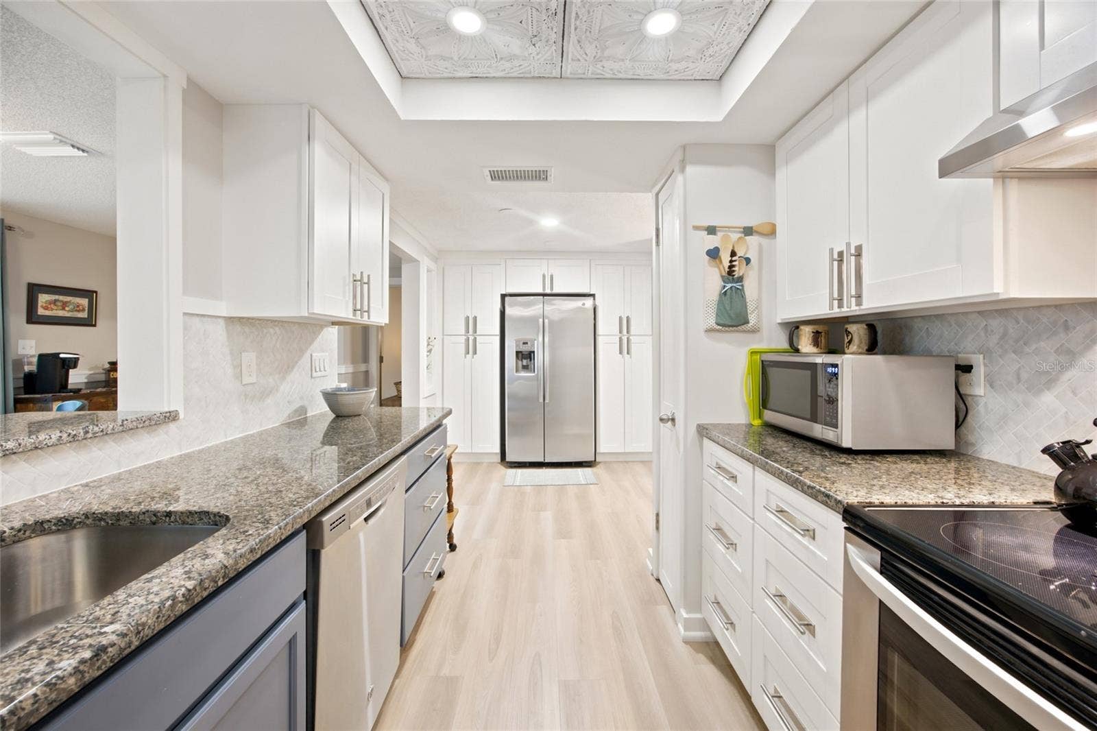 1 QUAIL RUN, Homosassa, FL 34446 Remodeled Designer Kitchen - Updated Lighting
