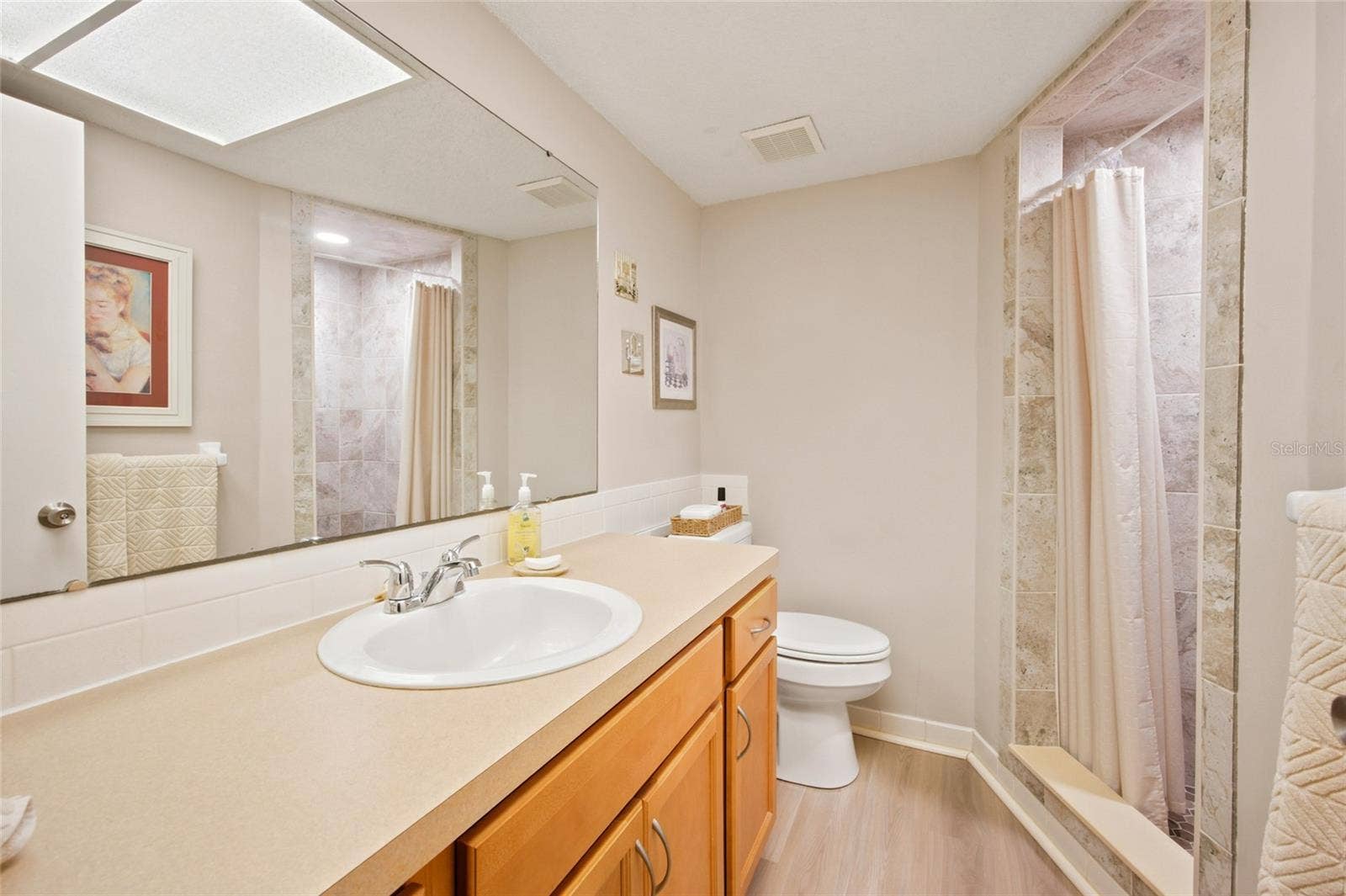 1 QUAIL RUN, Homosassa, FL 34446 2nd Bathroom - Shower Tile Updated