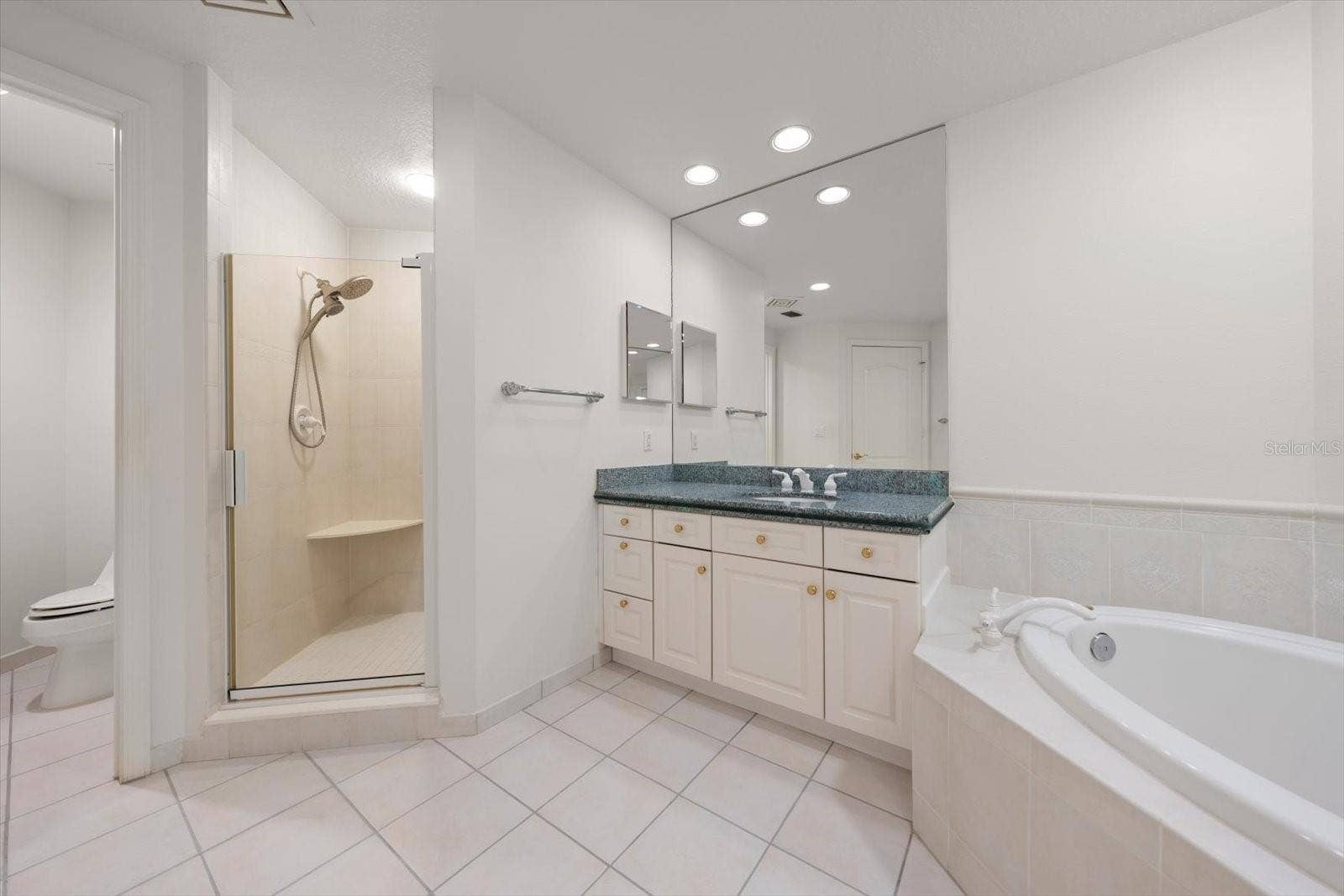 1200 GULF BOULEVARD, #1704, Clearwater, FL 33767 1200 GULF BOULEVARD, #1704, Clearwater, FL 33767