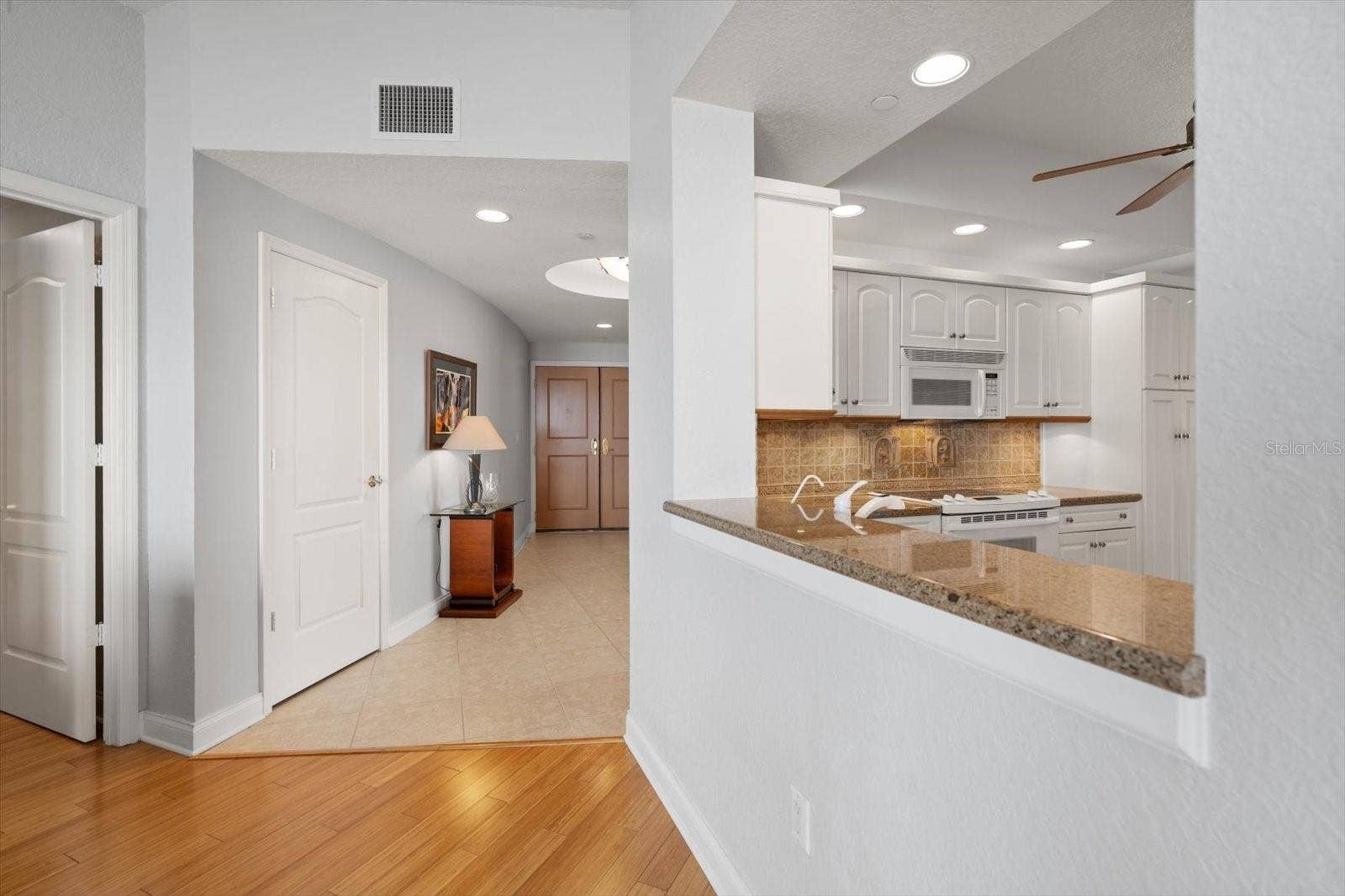 1200 GULF BOULEVARD, #1704, Clearwater, FL 33767 1200 GULF BOULEVARD, #1704, Clearwater, FL 33767