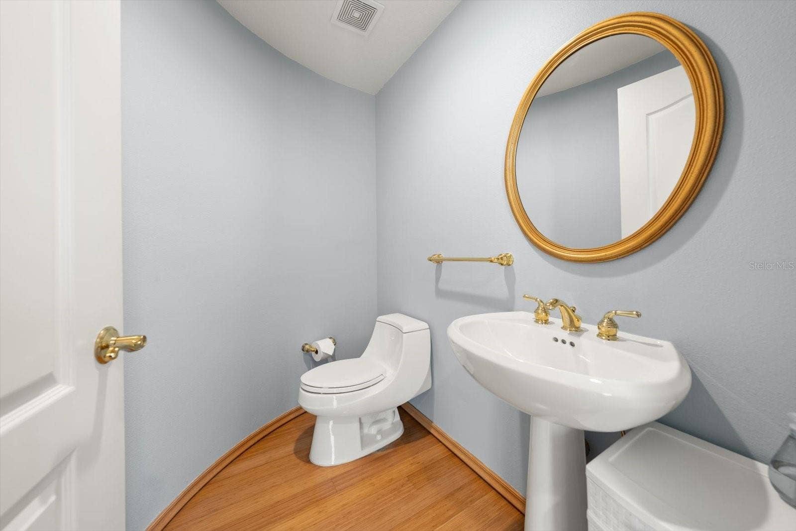 1200 GULF BOULEVARD, #1704, Clearwater, FL 33767 1200 GULF BOULEVARD, #1704, Clearwater, FL 33767