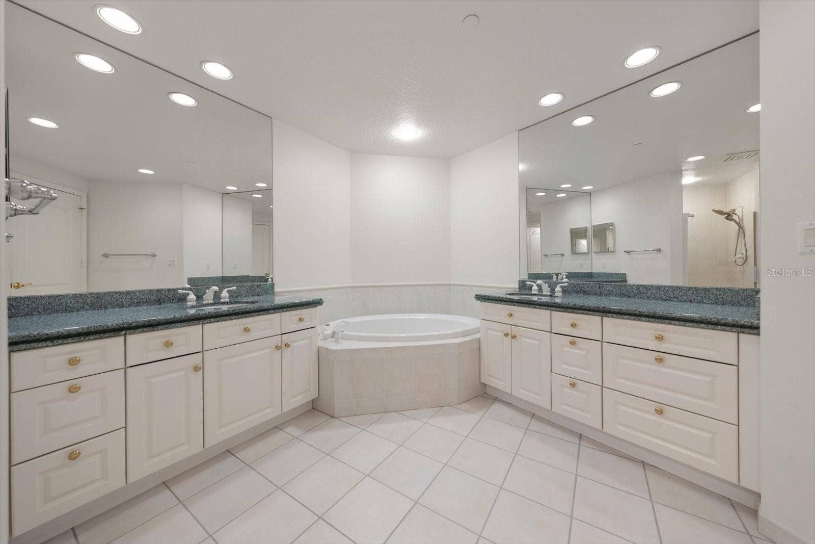 1200 GULF BOULEVARD, #1704, Clearwater, FL 33767 1200 GULF BOULEVARD, #1704, Clearwater, FL 33767