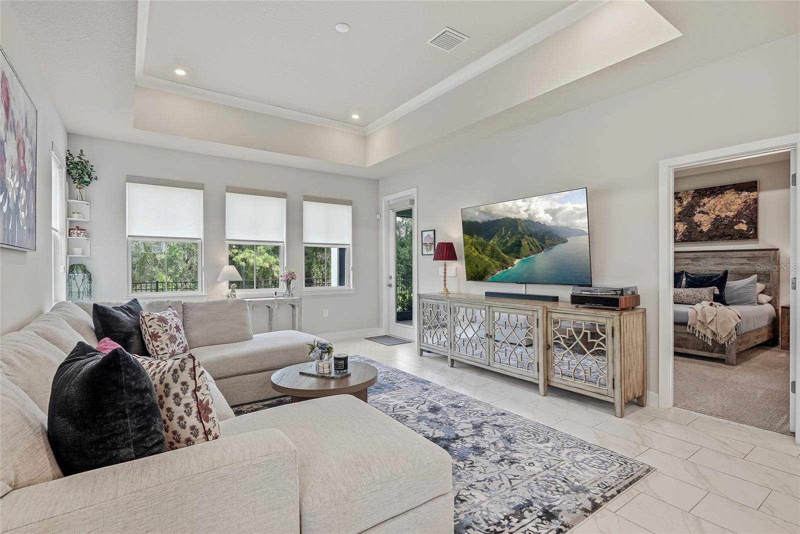 Unique Vaulted Ceiling