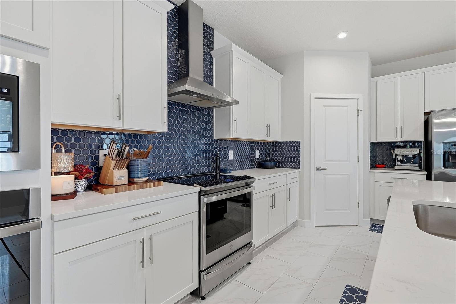 14437 MAIDEN TERRACE, Lakewood Ranch, FL 34211