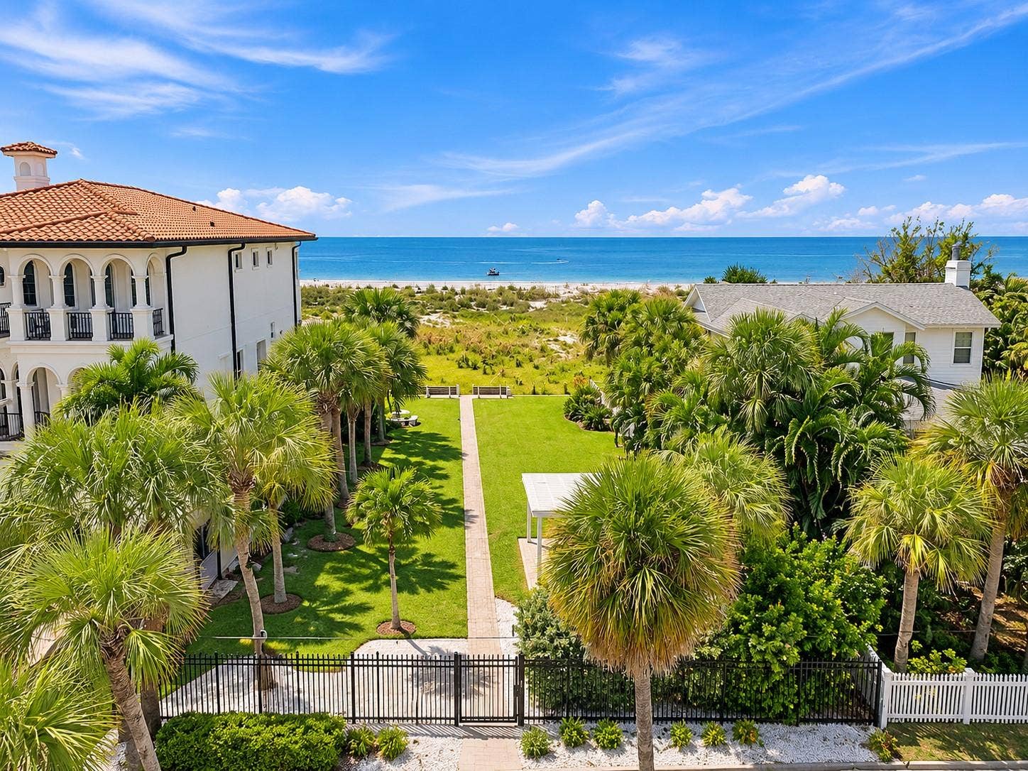 980 BAY ESPLANADE, Clearwater, FL 33767 Deeded Beach Access for Carlouel Residents