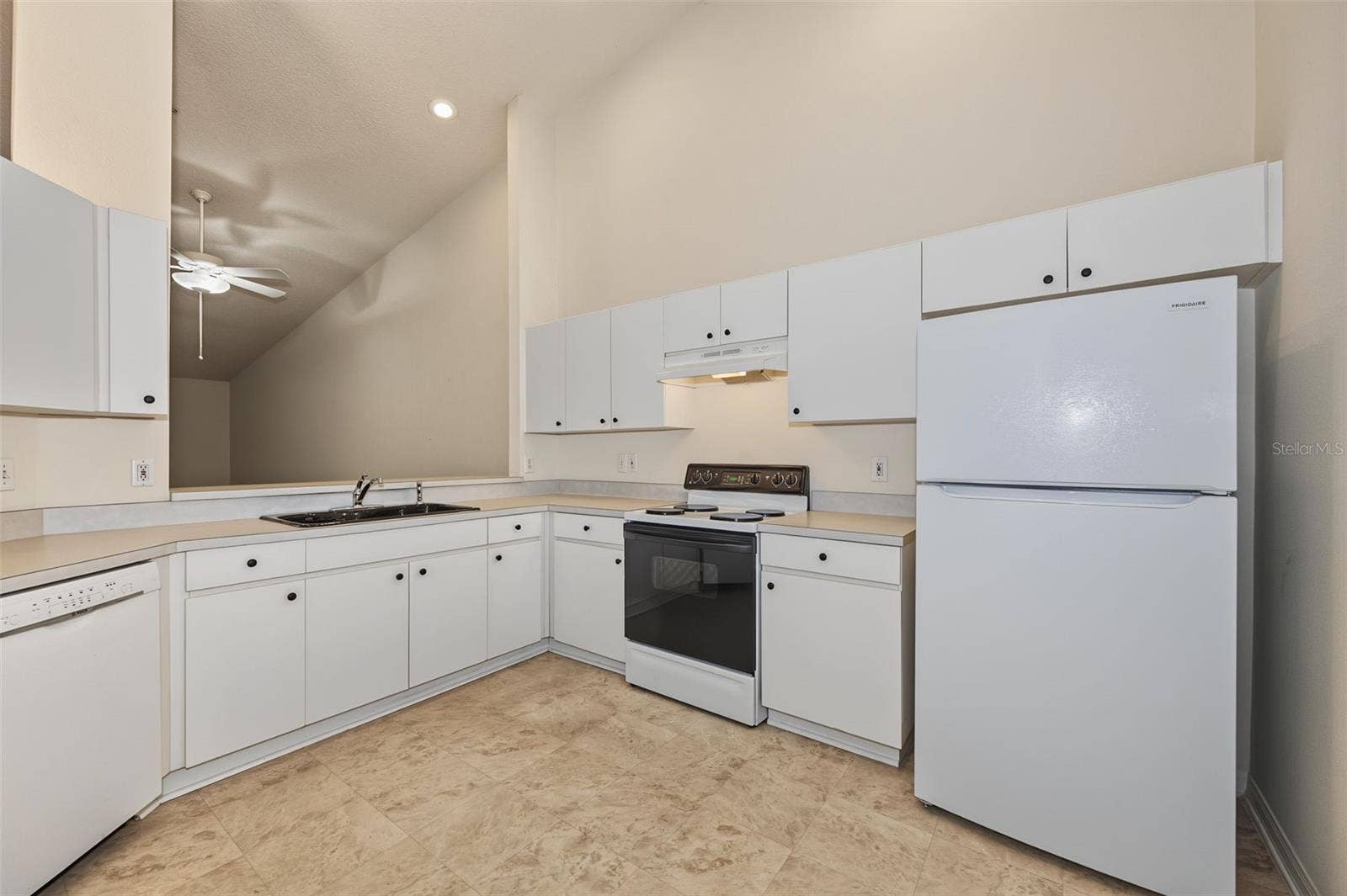 8406 TERRACE MEADOWS COURT, Temple Terrace, FL 33637