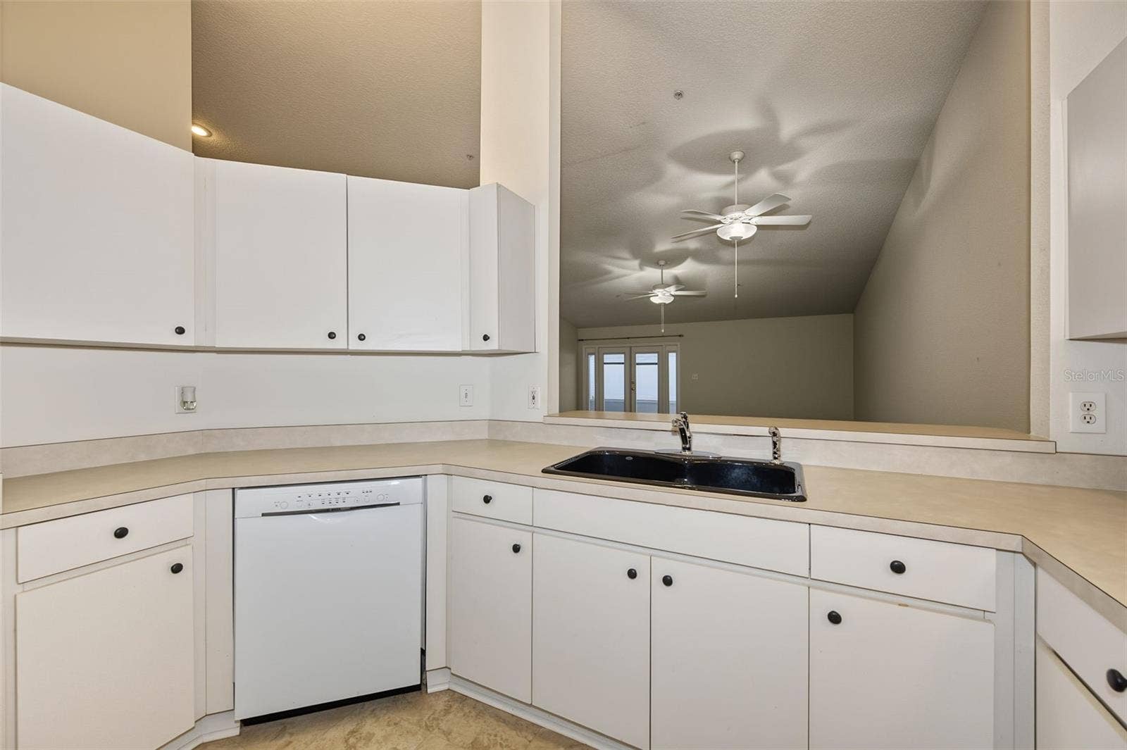 8406 TERRACE MEADOWS COURT, Temple Terrace, FL 33637