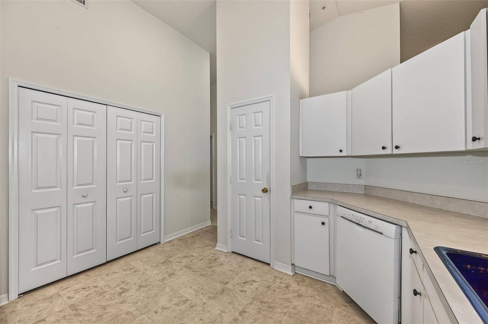 8406 TERRACE MEADOWS COURT, Temple Terrace, FL 33637