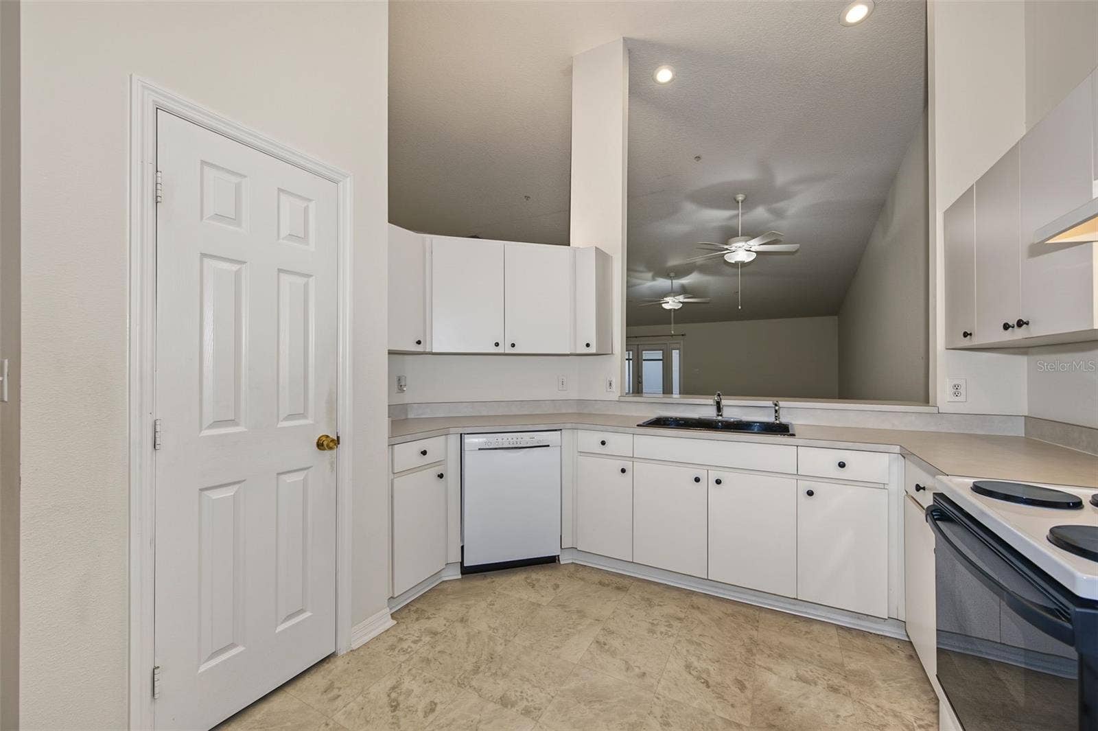 8406 TERRACE MEADOWS COURT, Temple Terrace, FL 33637