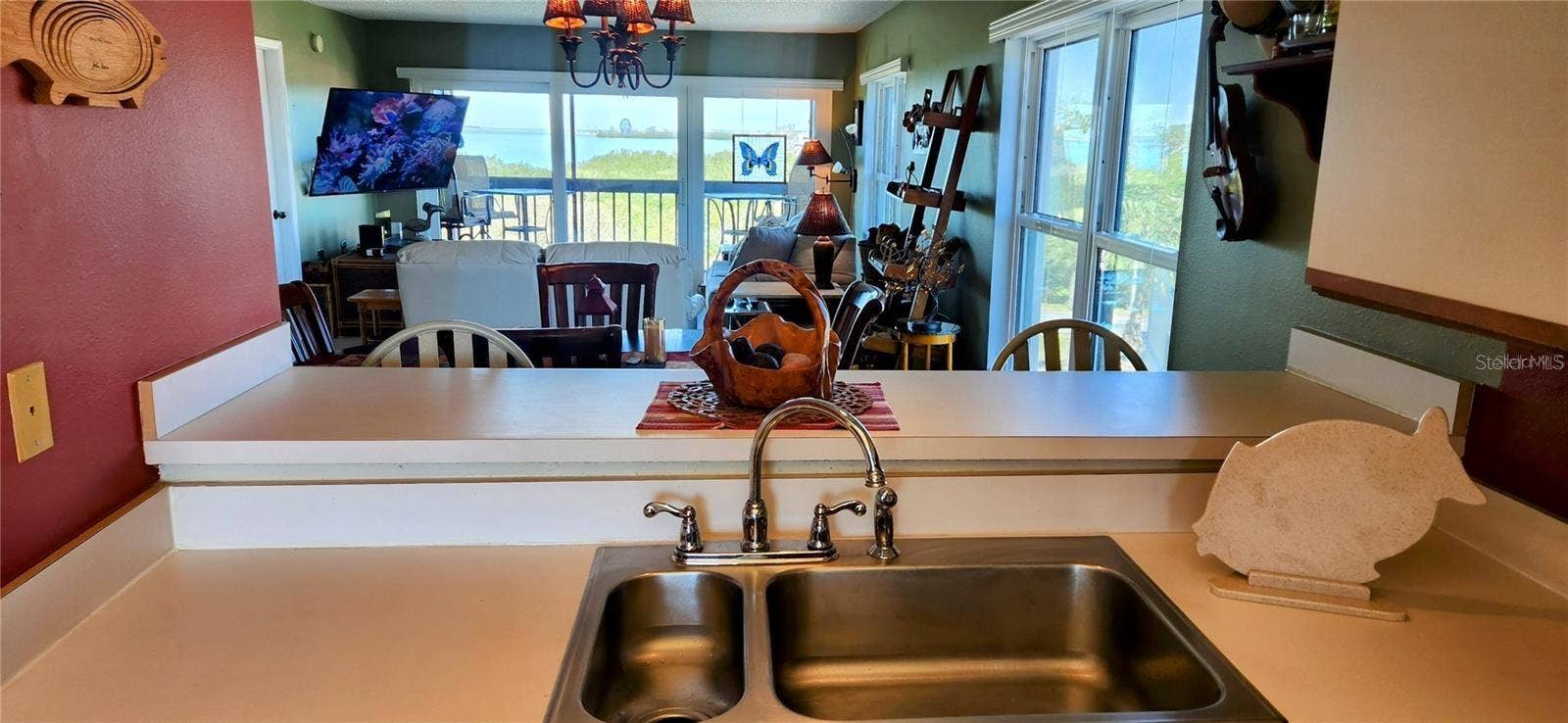 1806 MARINER DRIVE, #318, Tarpon Springs, FL 34689 You also have a great Gulf view from the kitchen. Preparing a fresh seafood dinner with this view, makes it taste even better!