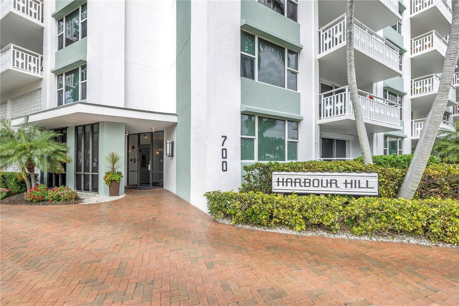 700 BEACH DRIVE NE, #201, St Petersburg, FL 33701 700 BEACH DRIVE NE, #201, St Petersburg, FL 33701